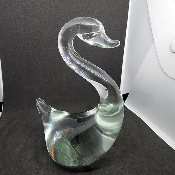 Glass Swan Paperweight - Picture 5 of 7